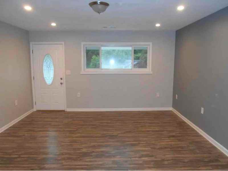 216 Sandalwood Dr - Photo 2 of 9