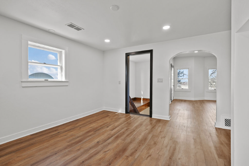 233055 Schoolhouse Ln - Photo 3 of 20