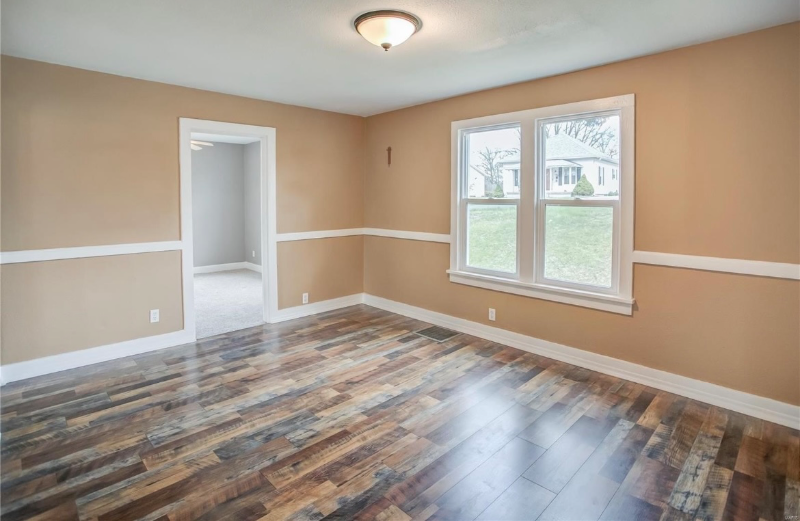 904 N Liberty St - Photo 3 of 7