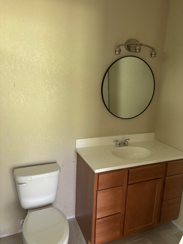 660 Wingate St - Photo 5 of 7