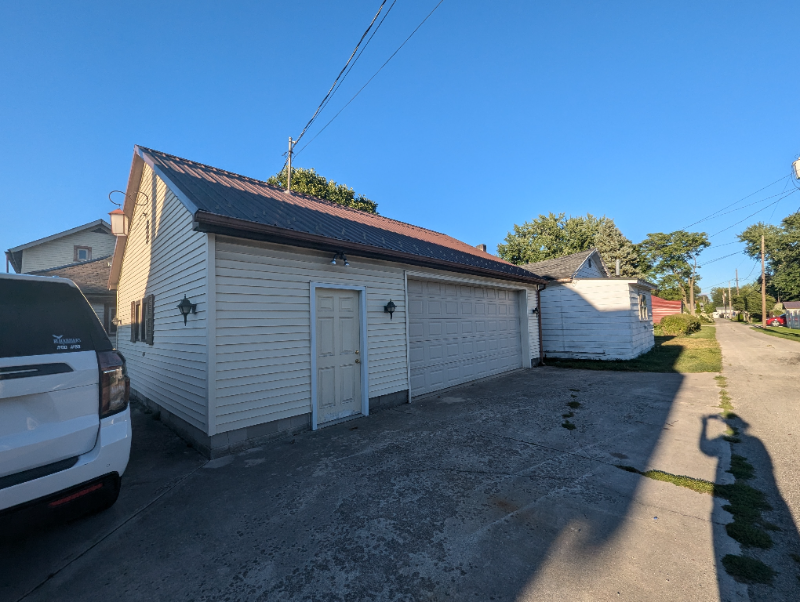 255 Bricker St - Photo 2 of 16