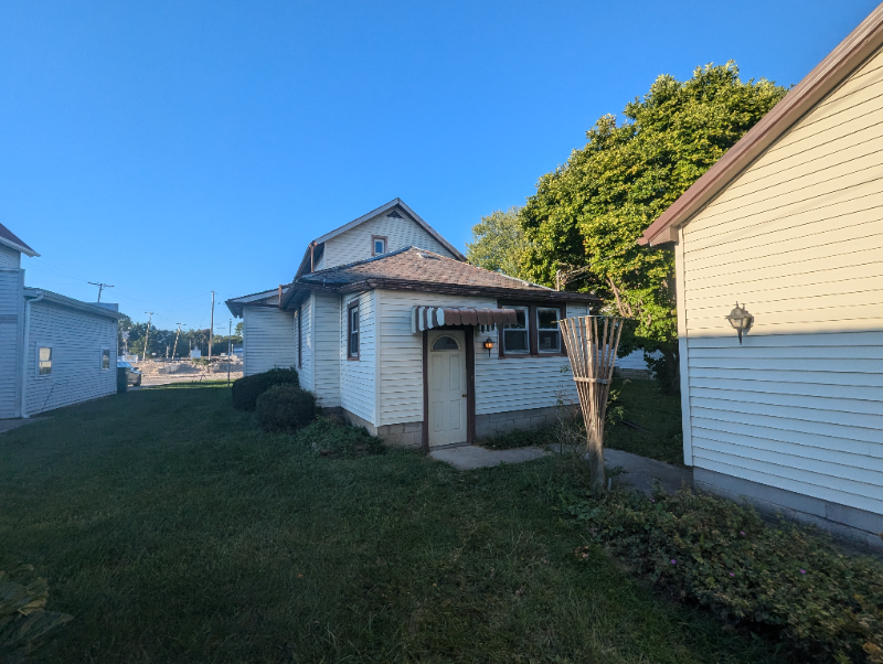 255 Bricker St - Photo 3 of 16