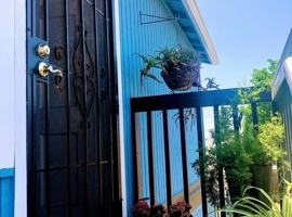 featured image of 924 Georgia St