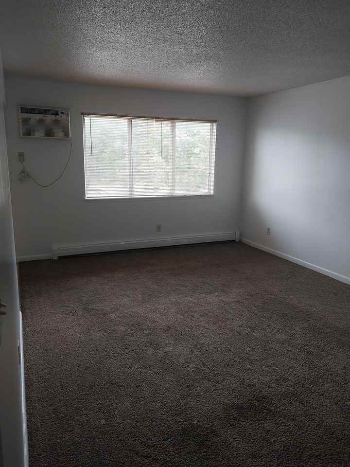 595 Wagner DR. - Photo 3 of 50