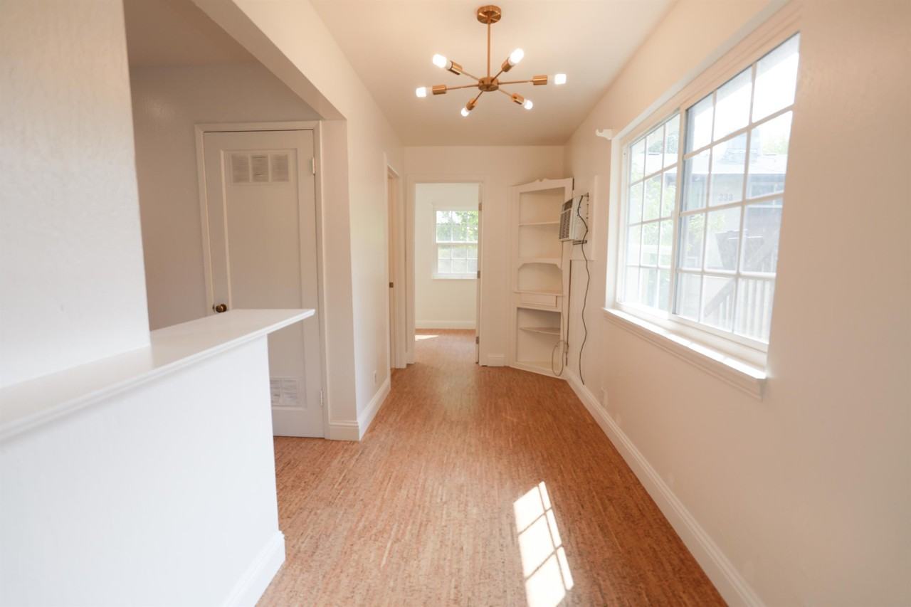 604 Salem St - Photo 2 of 6