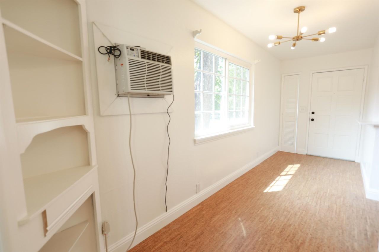 604 Salem St - Photo 3 of 6