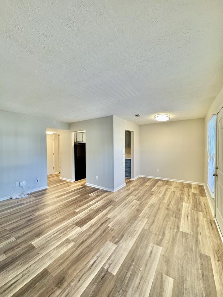 163 Lakeshore Drive - Photo 4 of 8