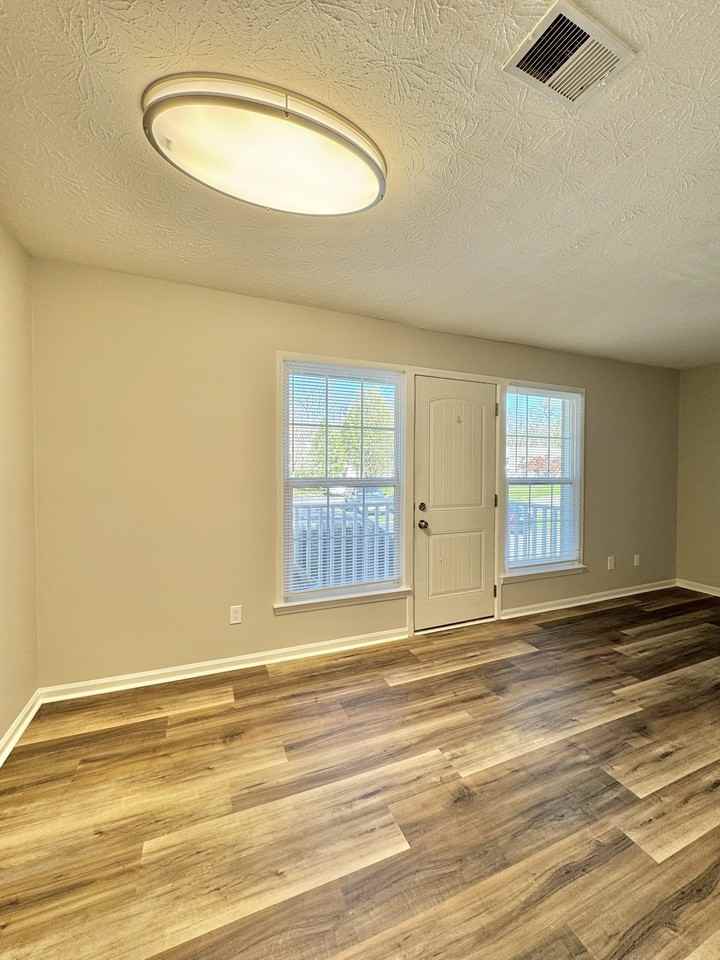 163 Lakeshore Drive - Photo 6 of 8