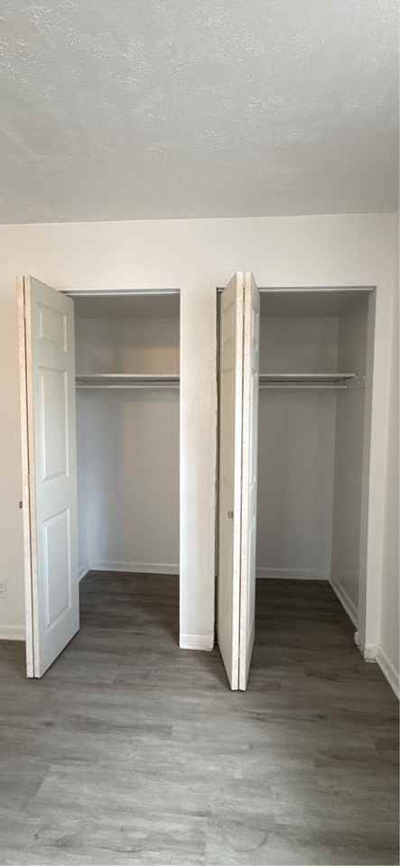 1067 Salem Avenue - Photo 5 of 6