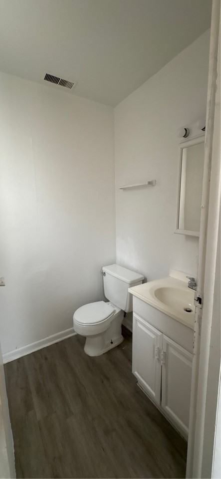 1067 Salem Avenue - Photo 6 of 6