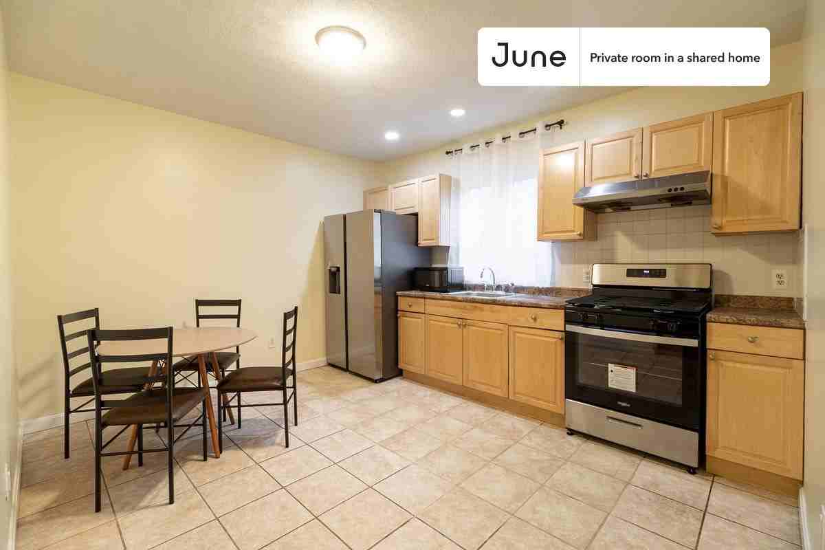 277 Paris St #C - Photo 6 of 11