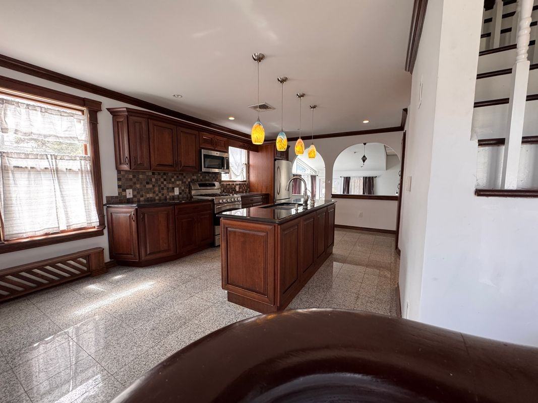 1482 Grundy Ave ##1 - Photo 3 of 30