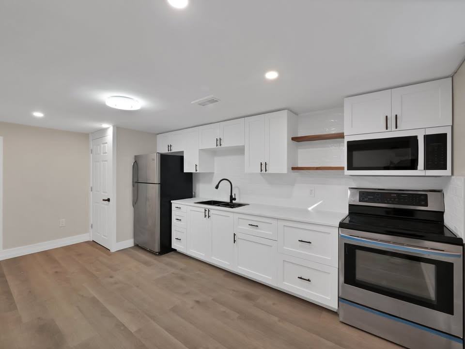 597 Upper Ottawa St #2 - Photo 2 of 8