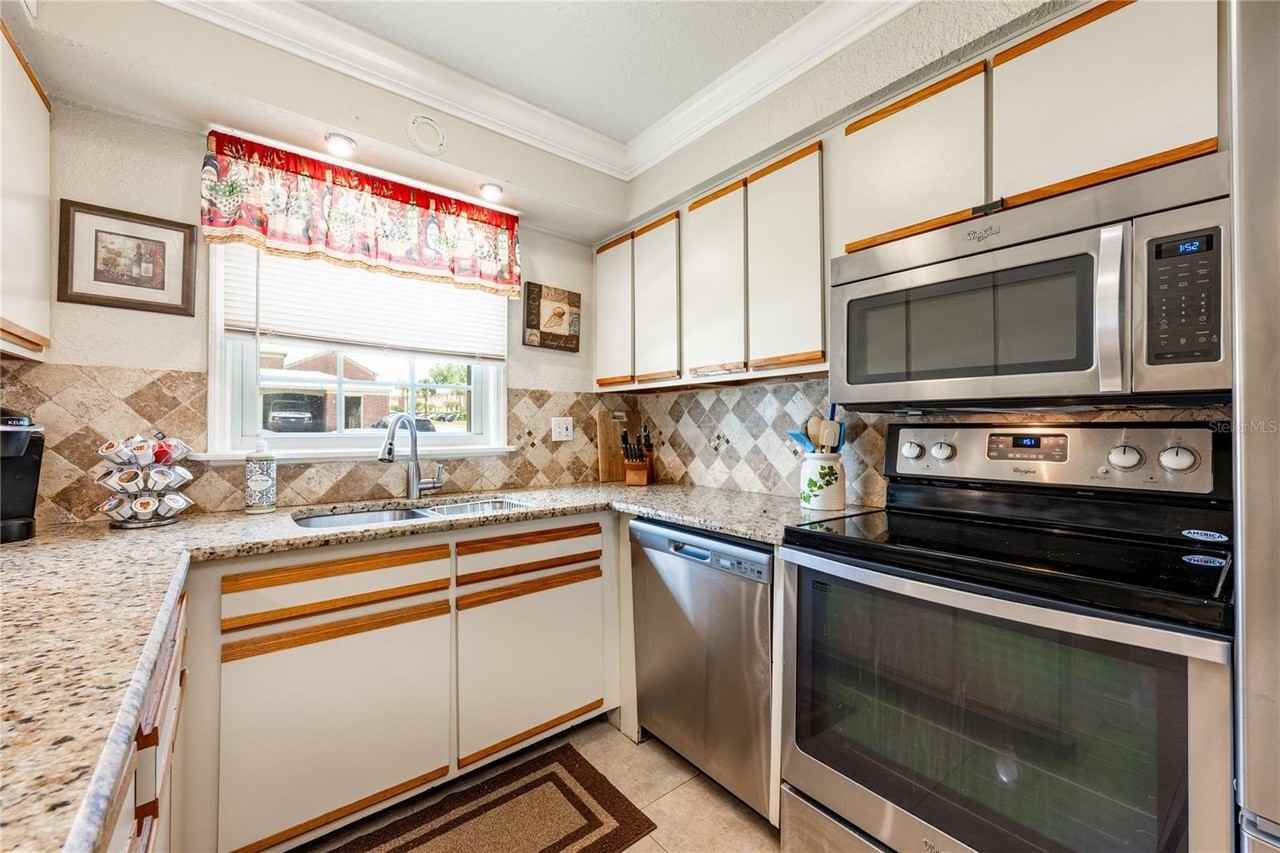 348 Georgetown Dr #348 - Photo 3 of 50