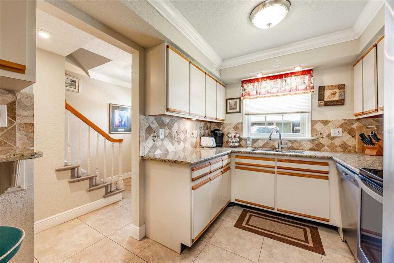 348 Georgetown Dr #348 - Photo 4 of 50