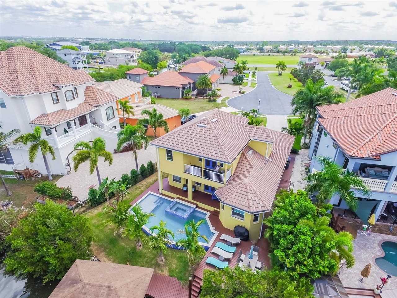 539 Treviso - Photo 2 of 30