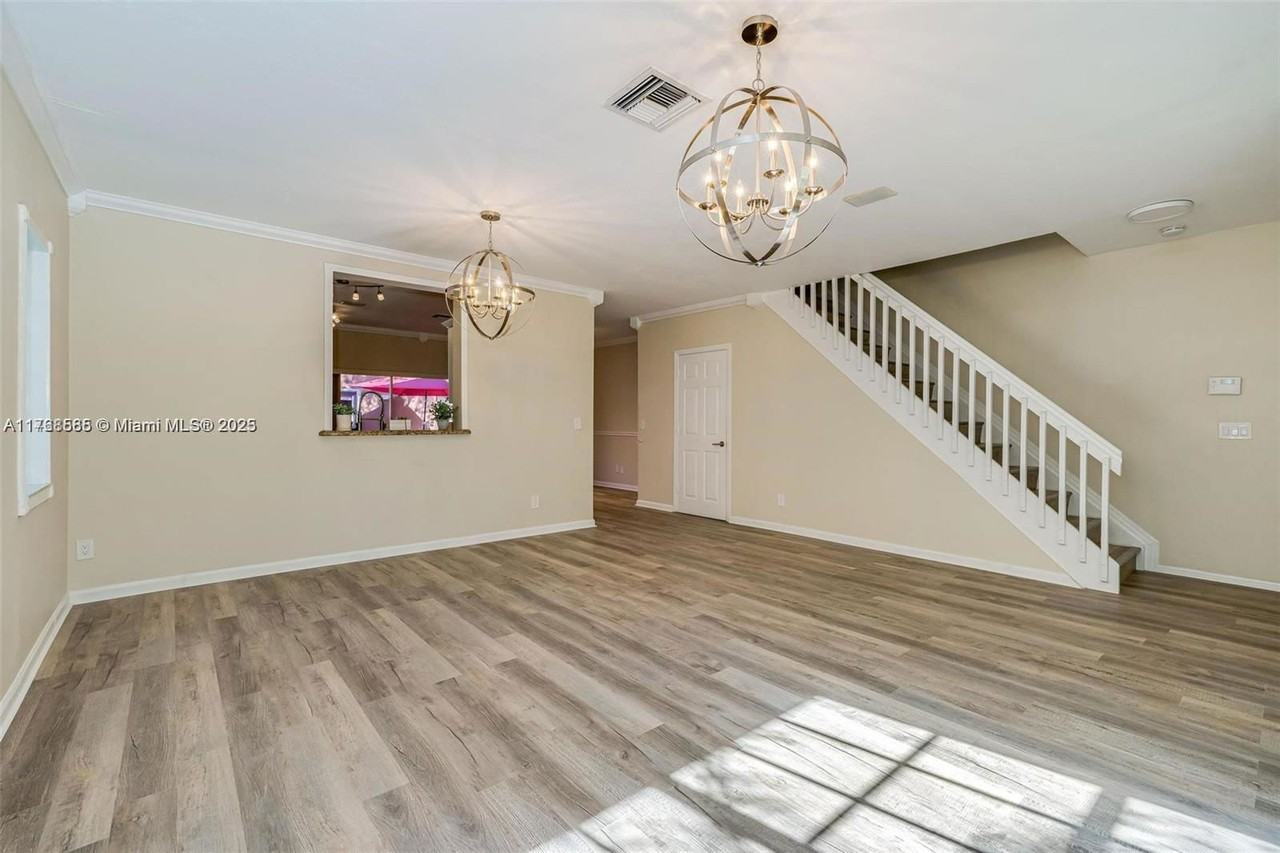 16225 Emerald Cove Rd - Photo 3 of 8