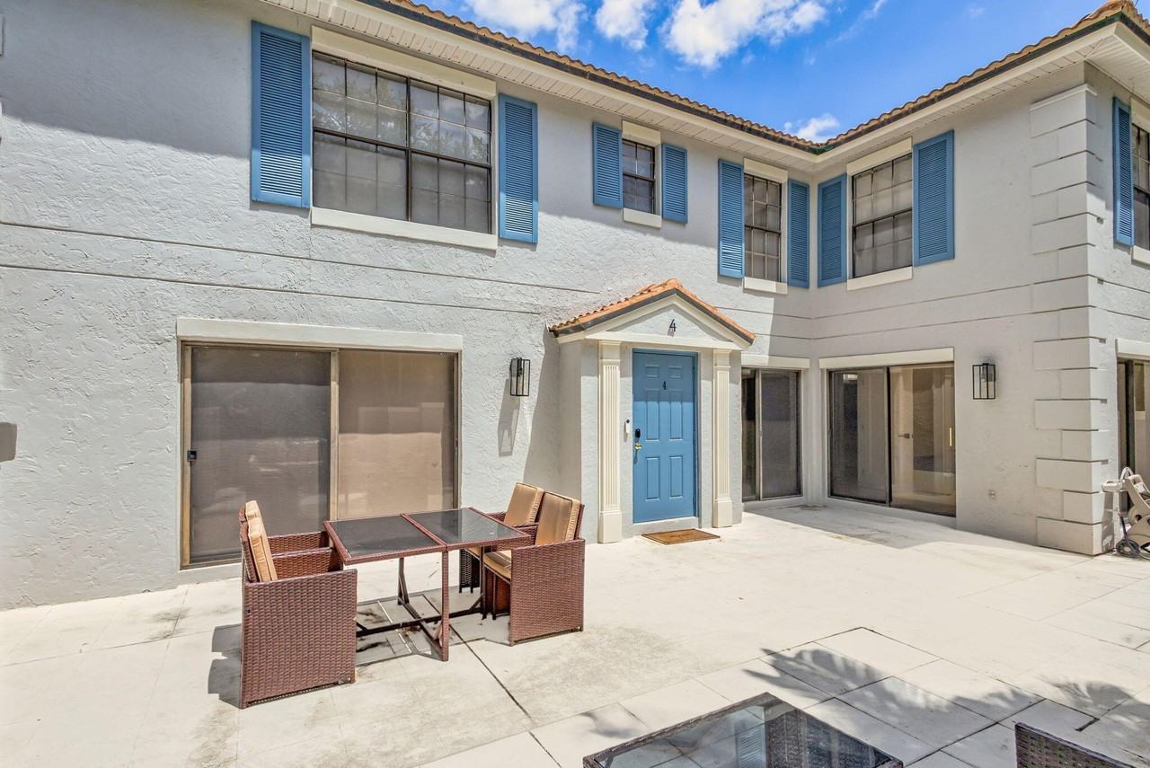 355 Prestwick Cir #4 - Photo 5 of 50