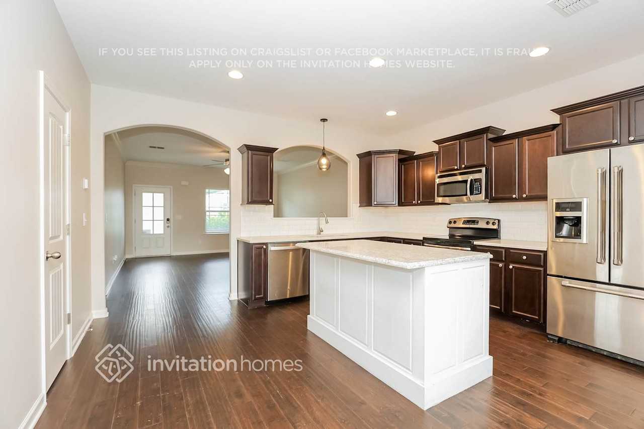 1115 Golf View Way - Photo 4 of 16