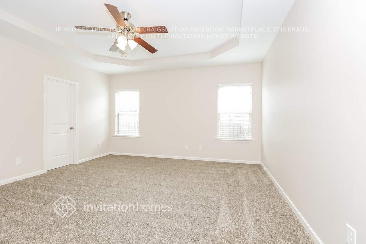 1115 Golf View Way - Photo 6 of 16