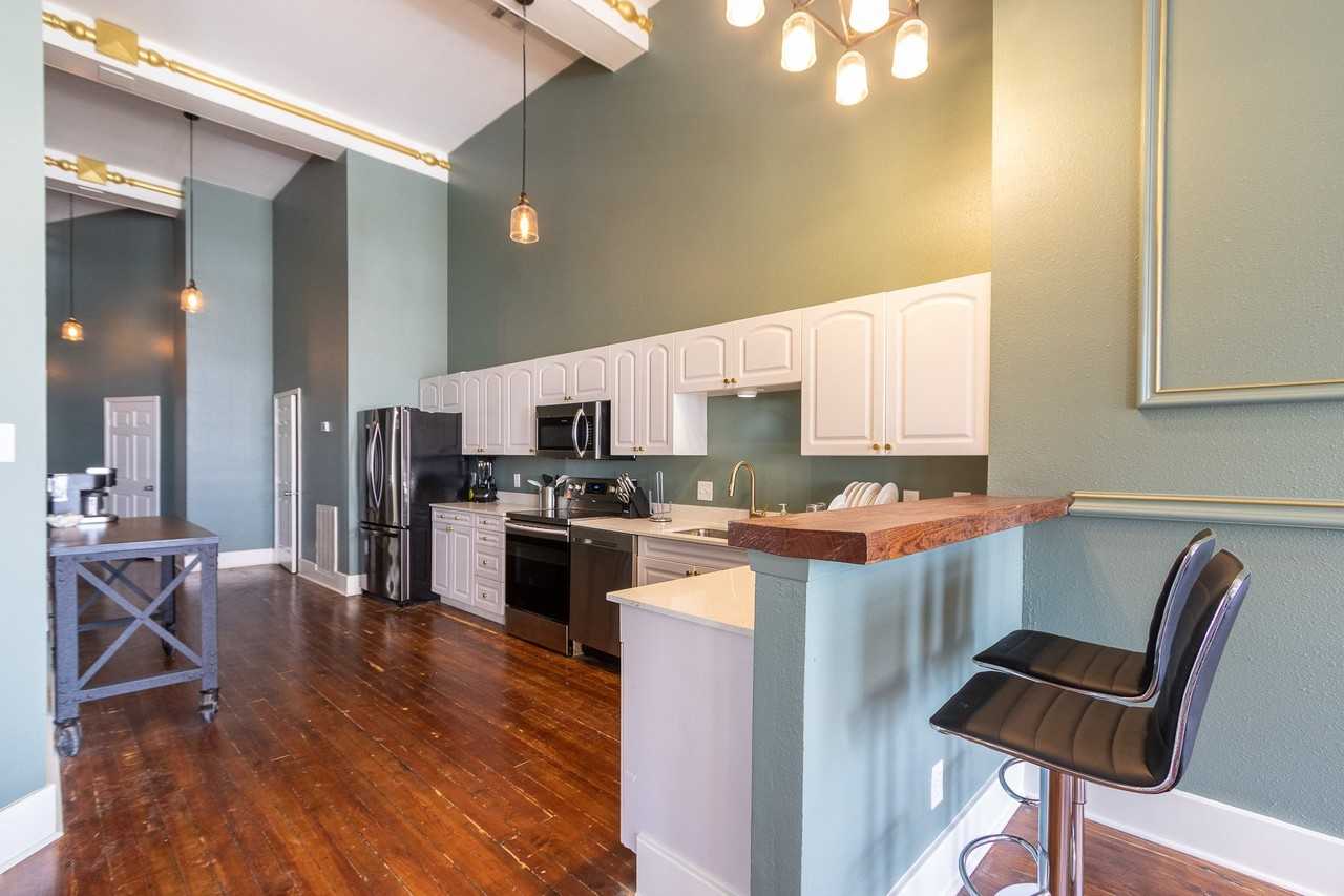 2111 Post Office St - Photo 4 of 24