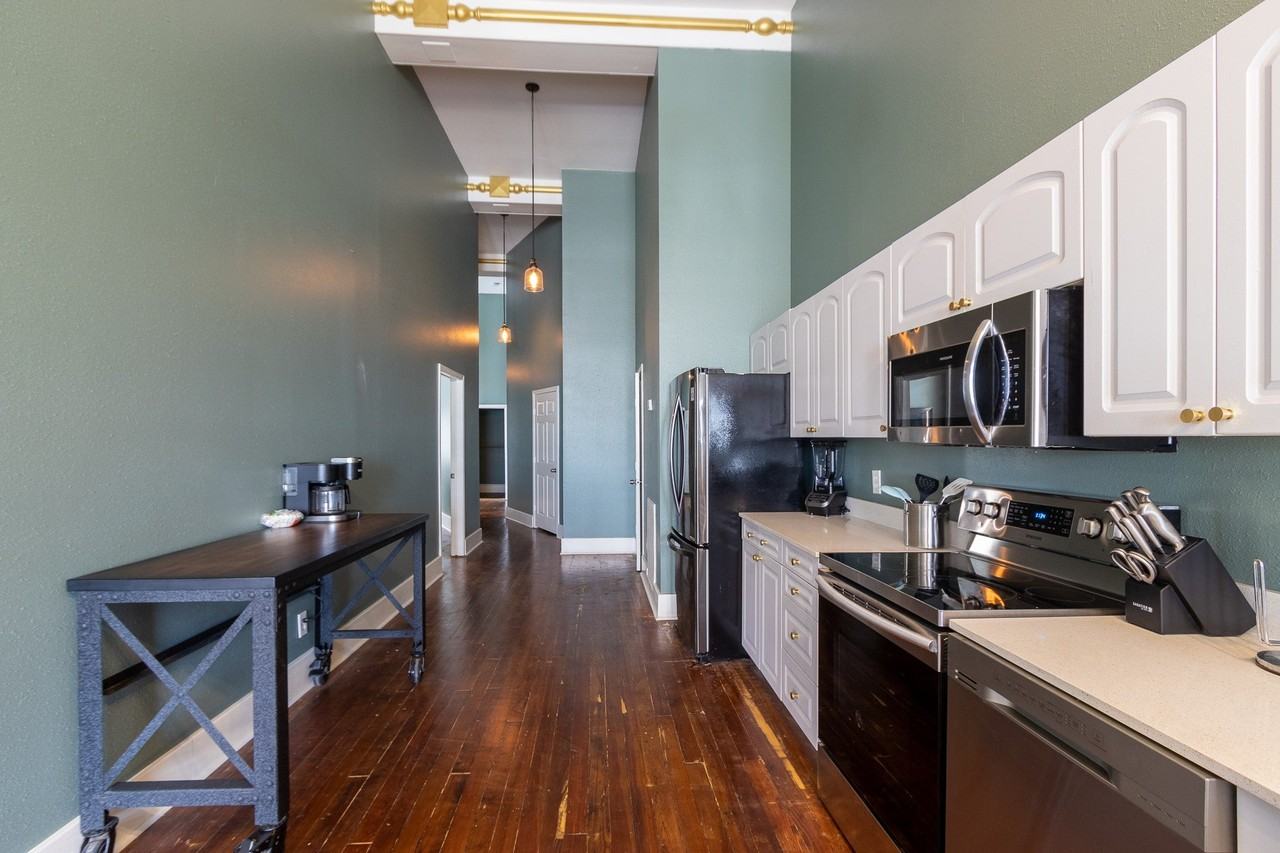 2111 Post Office St - Photo 5 of 24