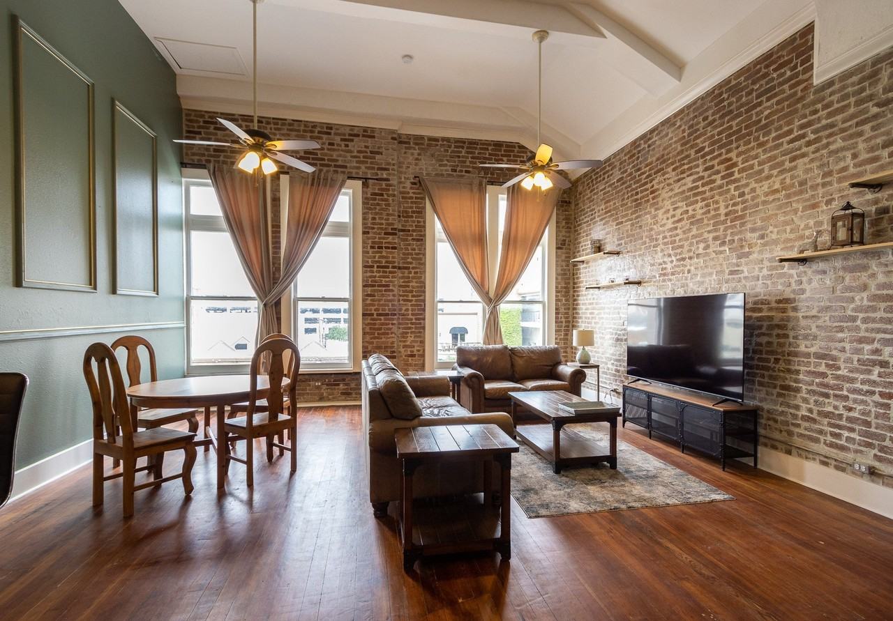 2111 Post Office St - Photo 6 of 24