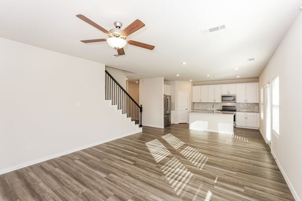 1407 Rolling Fox Dr - Photo 6 of 17