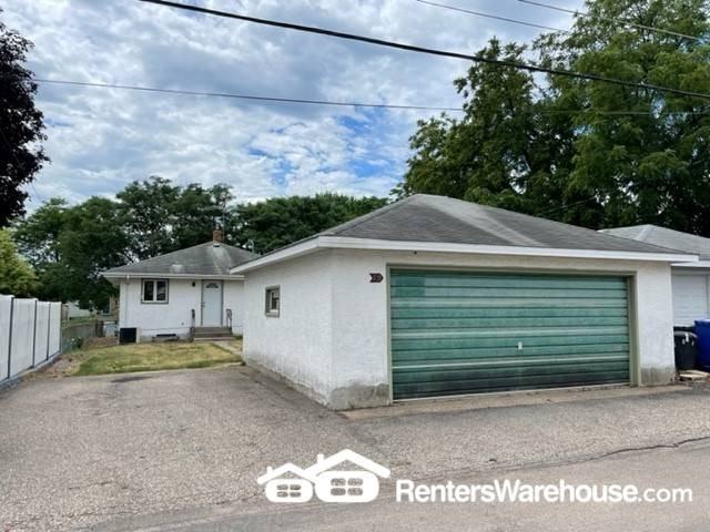 931 Scheffer Ave - Photo 3 of 14