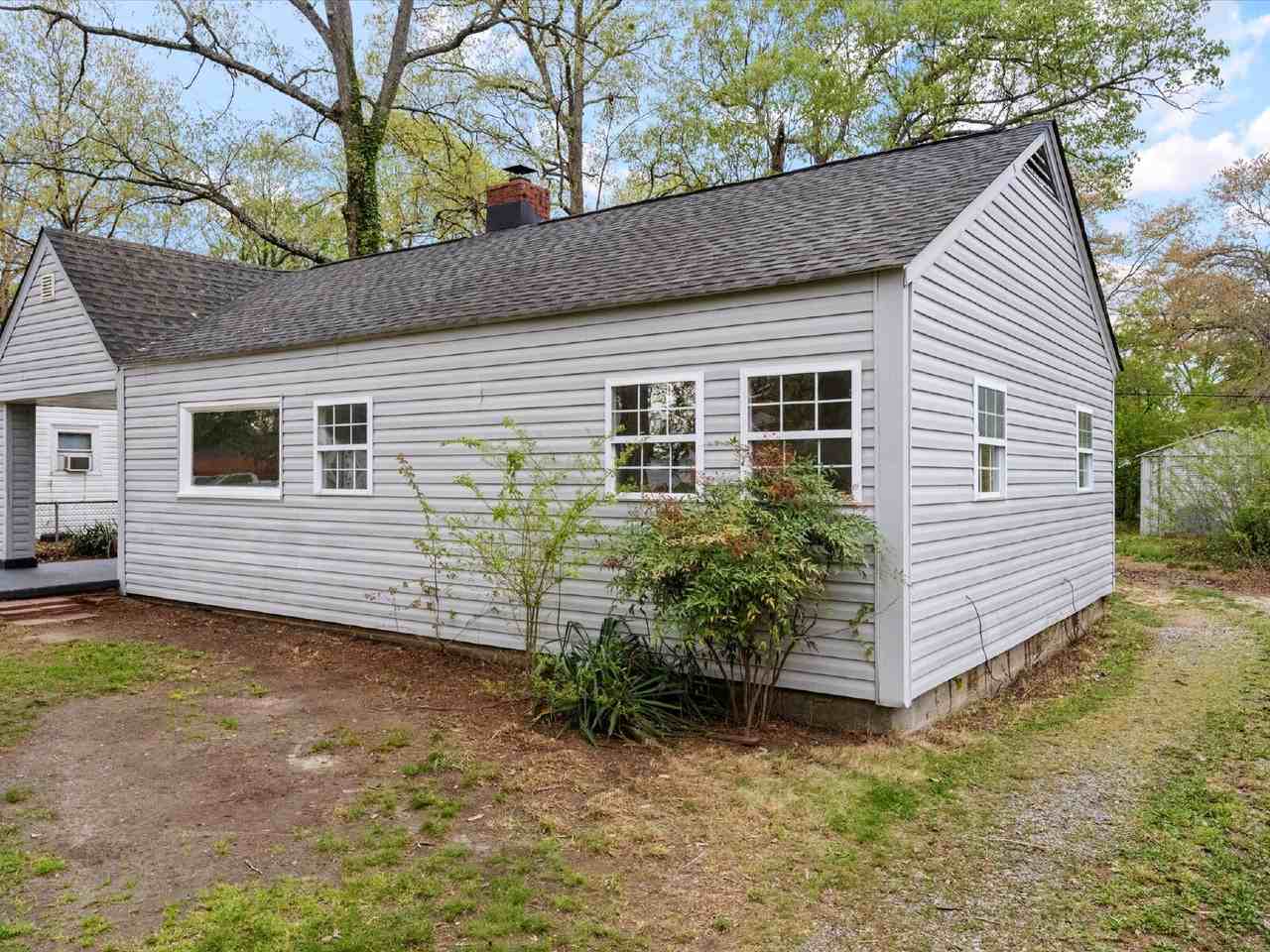 948 Halsey Ln - Photo 3 of 28
