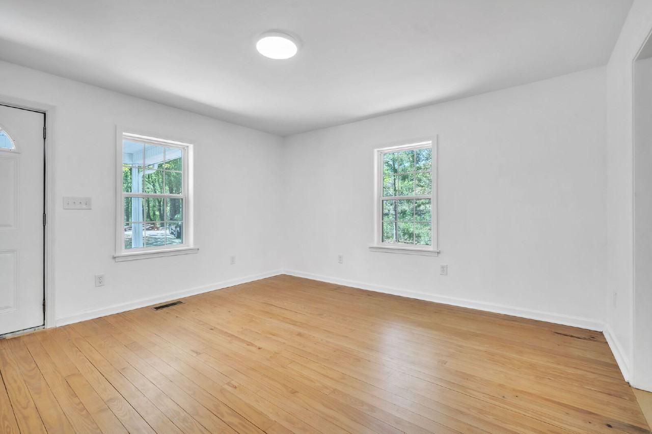 140 Trammell Rd - Photo 2 of 25