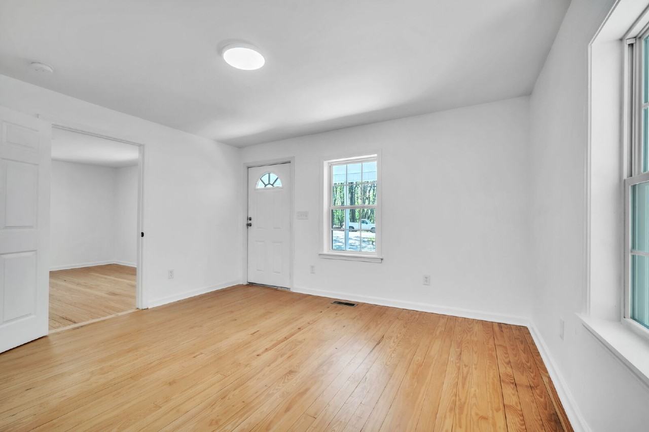 140 Trammell Rd - Photo 3 of 25