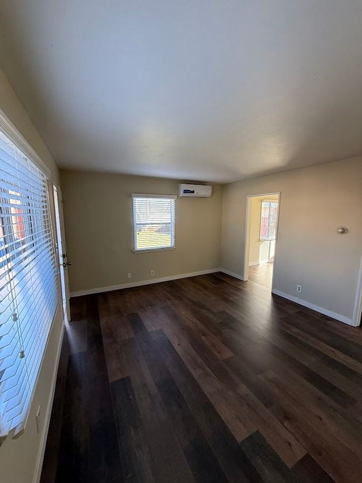 14778 Polk St - Photo 4 of 15
