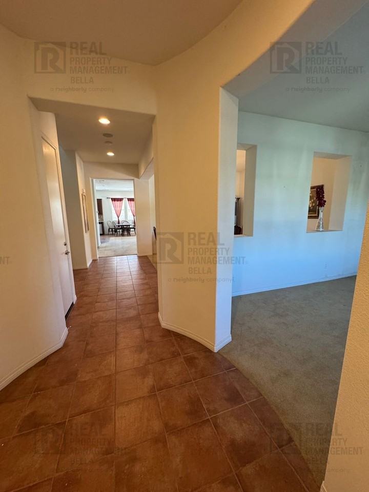 39161 Shree Rd - Photo 2 of 50