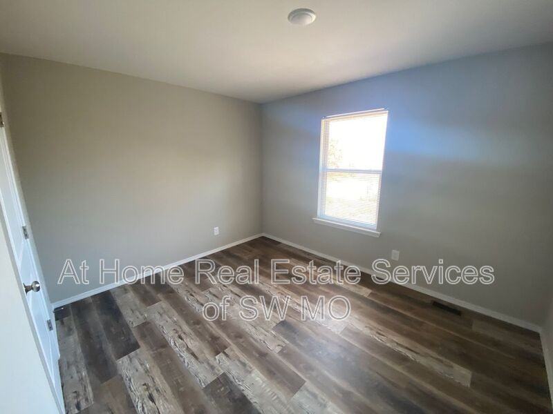 632 S Southgate - Photo 3 of 13