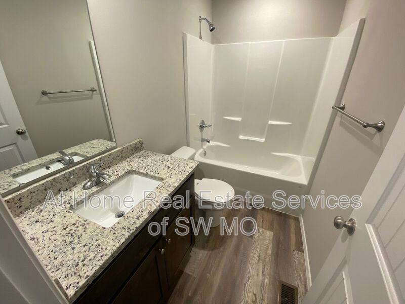 632 S Southgate - Photo 4 of 13