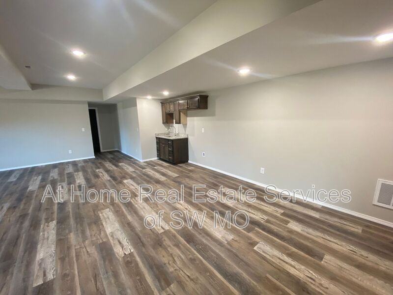 632 S Southgate - Photo 6 of 13