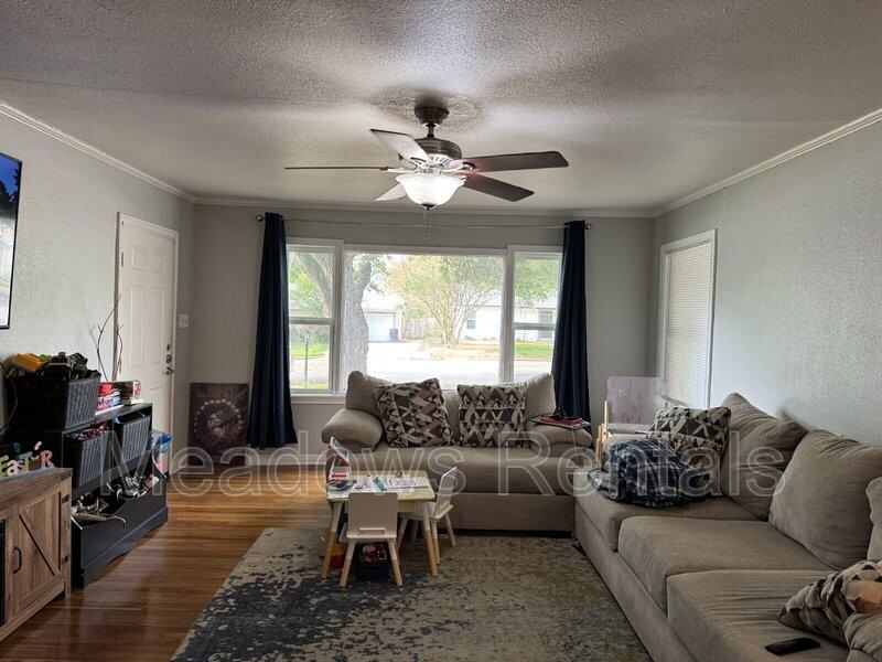 4011 Austin Ave - Photo 7 of 9