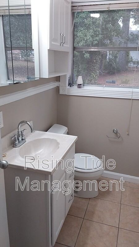 1136 Dogwood Ln - Photo 4 of 39