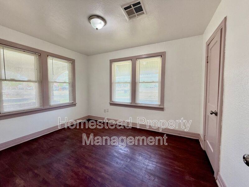 800 Sw 28th St - Photo 7 of 10