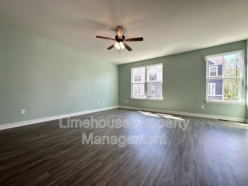 1004 Port Side Way - Photo 3 of 19