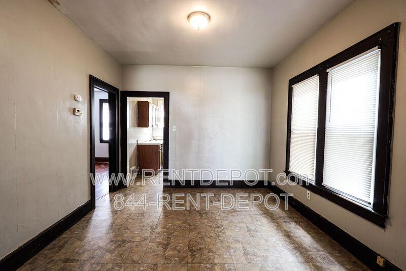 1413 E Indiana St - Photo 4 of 8