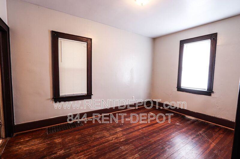 1413 E Indiana St - Photo 6 of 8