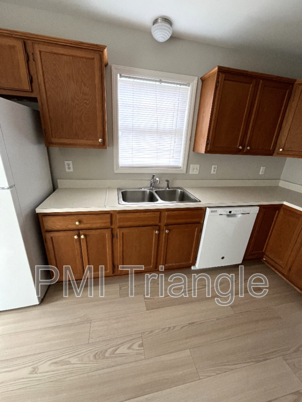 2637 Sierra Dr - Photo 5 of 16