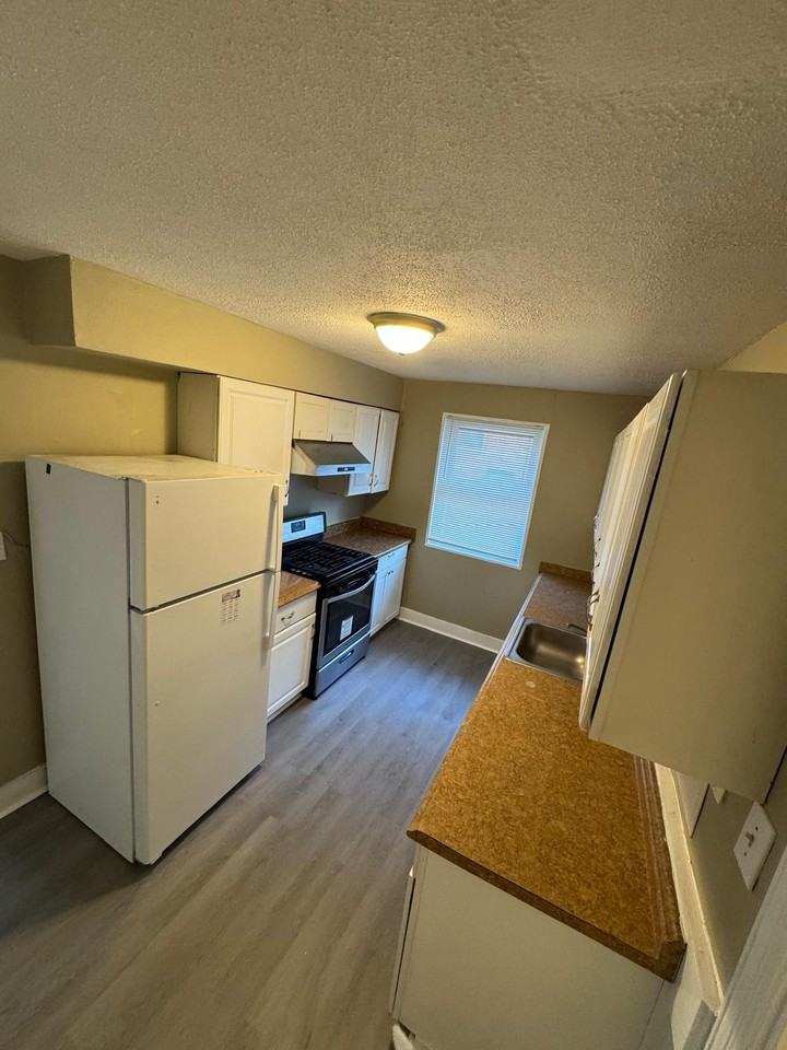 5803 Nicholson St - Photo 2 of 34