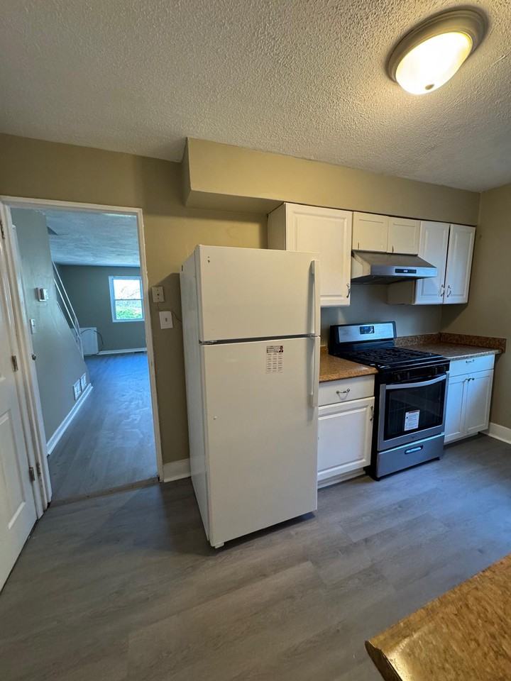 5803 Nicholson St - Photo 3 of 34