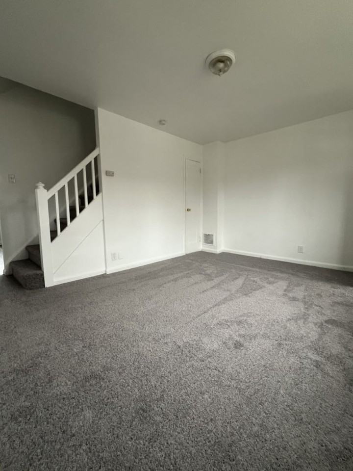 245 Birch Ave - Photo 2 of 10