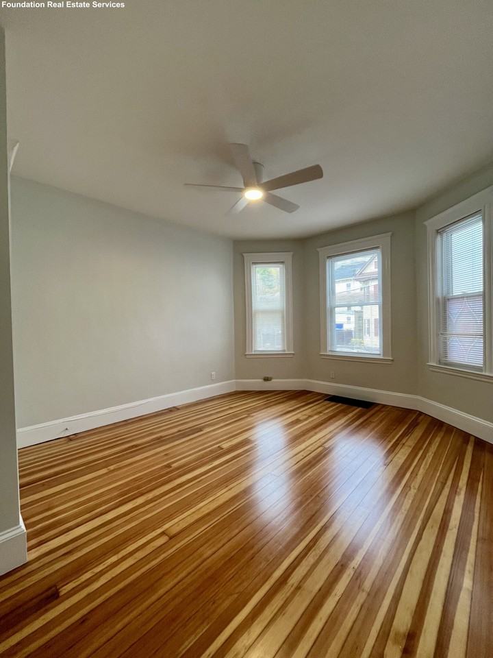 11 Fairbanks St #1 - Photo 5 of 13