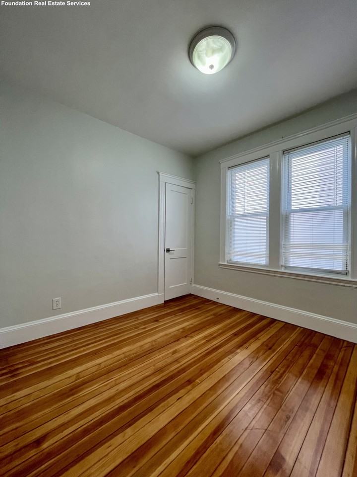 11 Fairbanks St #1 - Photo 7 of 13
