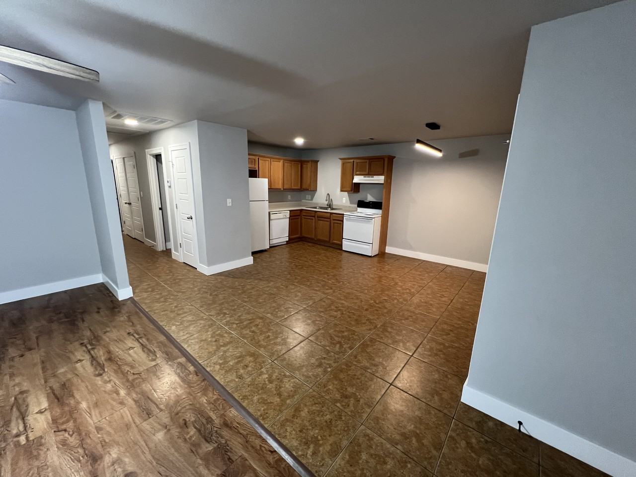 205 E Marietta Ct #NA - Photo 3 of 17